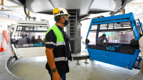 Las cajas de la aerovía tienen capacidad para 10 personas, pero por la pandemia se redujo al 50% de aforo.