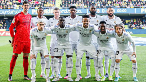 Los futbolistas del Real Madrid posan para una foto antes de enfrentar al Villarreal, el 7 de enero de 2023.