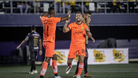 Los jugadores de Barcelona celebran un gol en el amistoso ante Herediano por la pretemporada 2023 en el FIU Stadium de Miami, el 21 de enero.