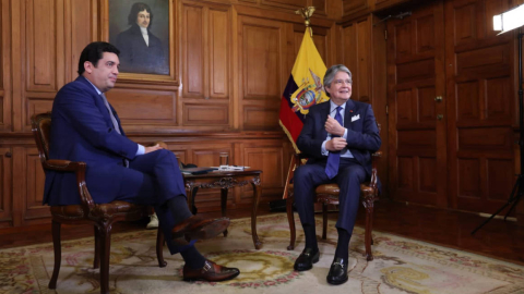 El presidente Guillermo Lasso en entrevista con el periodista Milton Pérez. Quito, 22 de enero de 2023