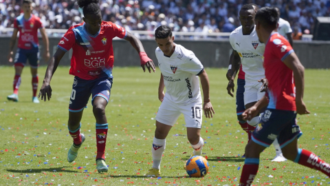 Alexander Alvarado, de Liga de Quito, en el partido ante El Nacional por la Noche Blanca, el 29 de enero de 2023.