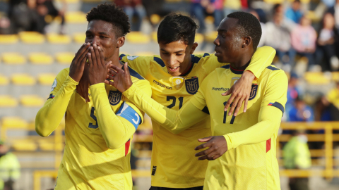 Los futbolistas de Ecuador festejan un gol ante Paraguay en el Sudamericano Sub 20, el 12 de febrero de 2023.