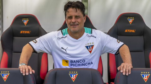 Pedro Salvador luce la camiseta de Liga de Quito, después de jugar un torneo con la Fundación Liga 90. 