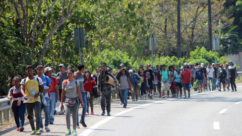 Primera caravana de migrantes del año, con destino a Estados Unidos, pasa por Tapachula, México, el 28 de febrero de 2023.