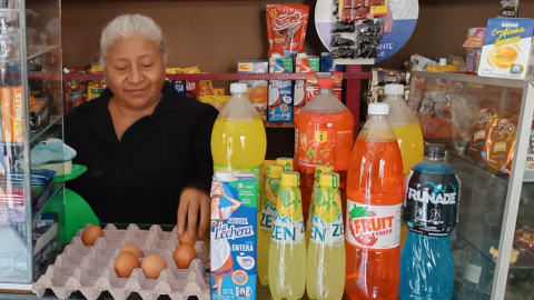 Inés Farinango, propietaria de Abarrotes El Goloso, del centro de Quito, 7 de marzo de 2023. 