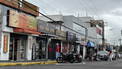 El comercio prolifera en la avenida La Florida, situada en el norte de Quito. 