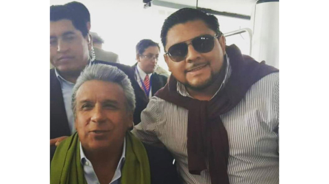 Leonardo Cortázar junto al expresidente Lenín Moreno, el 10 de octubre de 2018.