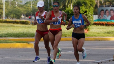 La atleta ecuatoriana, Katherine Tisalema, durante la media maratón Ciudad de Segovia el domingo 12 de marzo de 2023.