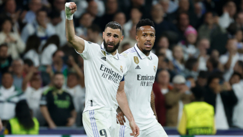 Karim Benzema celebra su gol en el partido del Real Madrid ante el Liverpool por Champions League, el 15 de marzo de 2023.