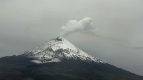 Imagen del volcán Cotopaxi el 21 de marzo de 2023.