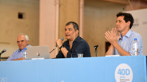 Los expresidentes Ernesto Samper y Rafael Correa, en el III Foro Mundial de Derechos Humanos, en Buenos Aires, este 23 de marzo de 2023.