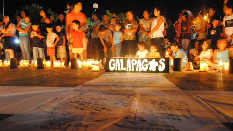 Conmemoración de la Hora del Planeta en Galápagos, Ecuador. 