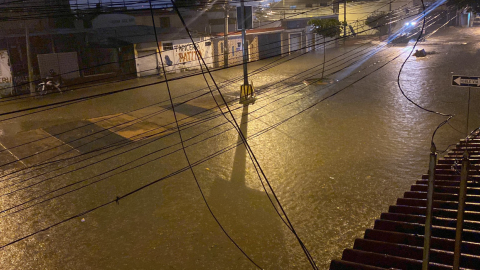 Una zona de la ciudadela de La Alborada, inundada, tras las lluvias del 27 de marzo de 2023.