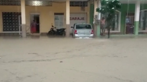 Inundación registrada en un barrio de Portoviejo, Manabí, el 30 de marzo de 2023. 