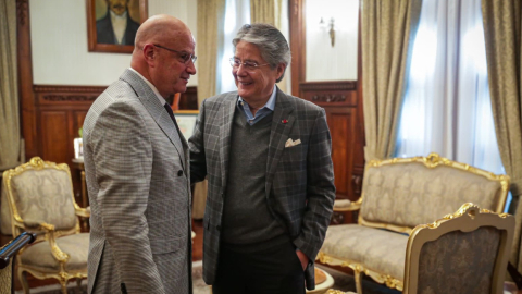 El 7 de febrero de 2023, el vicepresidente Alfredo Borrero publicó una foto con Guillermo Lasso, ratificándole su compromiso con el Gobierno.