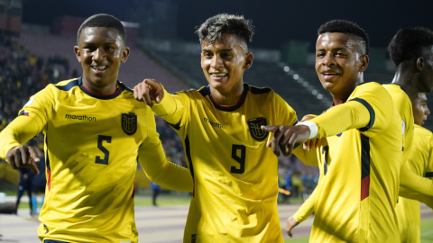 Michael Bermúdez celebra su gol en el partido de Ecuador ante Chile, en el estadio Olímpico Atahualpa, el 14 de abril de 2023.