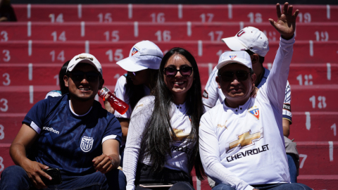 Los hinchas de Liga en el Estadio Rodrigo Paz durante la presentación del equipo principal, el 29 de enero de 2023.