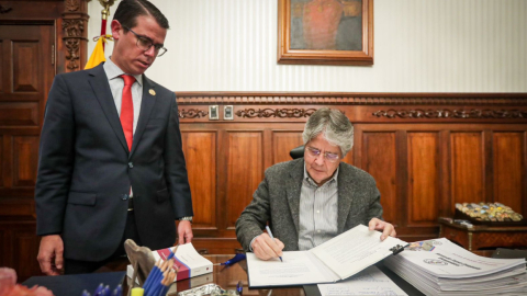 El presidente Guillermo Lasso firmó un decreto para crear un bono de arrendamiento, el 20 de marzo de 2023.