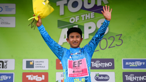 Al final de la cuarta etapa, Alexander Cepeda se mantiene como rey de la montaña del Tour de los Alpes, el 20 de abril de 2023. 