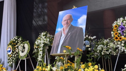 Imagen de la ceremonia en honor a la memoria de Santiago Gangotena, en la Universidad San Francisco de Quito.