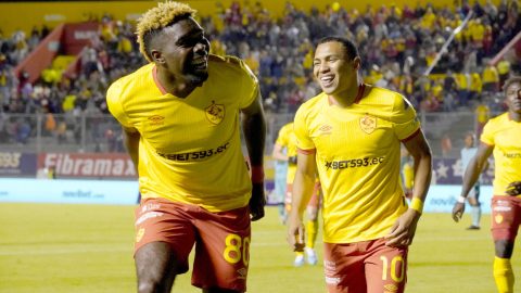 Michael Carcelén, de Aucas, festeja un gol ante Cumbayá por la Fecha 7 de la LigaPro, el 24 de abril de 2023.