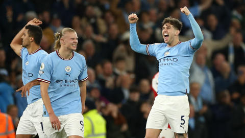 Los jugadores del Manchester City festejan un gol ante el Arsenal en la Premier League, el 26 de abril de 2023.