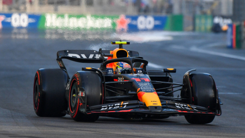 El piloto mexicano 'Checo' Pérez, durante la prueba de clasificación del Gran Premio Azerbaiyán, el 28 de abril de 2023.