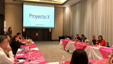 Investigadores de Roche durante el lanzamiento del estudio Proyecto X, el 3 de mayo de 2023.