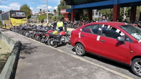 Vehículos robados que identificó la AMT y la Policía, en Quito, el 5 de mayo de 2023.