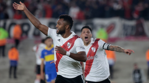 Miguel Borja celebra su gol en el partido de River ante Boca, el 7 de mayo de 2023.