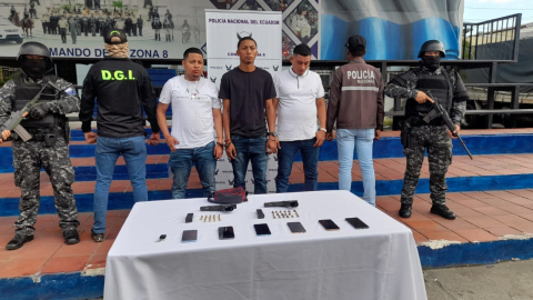 Tres sujetos fueron detenidos tras una persecución policial en Guayaquil, el 7 de mayo de 2023. 