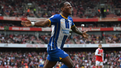 Pervis Estupiñán celebra su gol en el partido del Brighton ante el Arsenal el 14 de mayo de 2023.