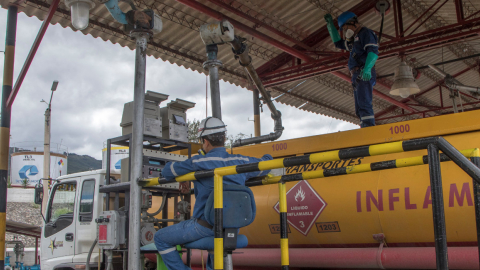 Despacho de combustibles en el Terminal de Catamayo de Petroecuador. Foto de archivo del 26 de enero de 20231