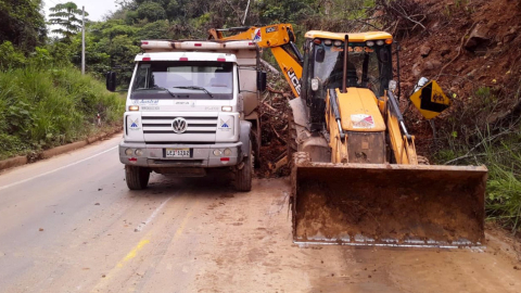 Trabajos del Ministerio de Transporte en el Puente Puyango, Loja. Mayo de 2023.