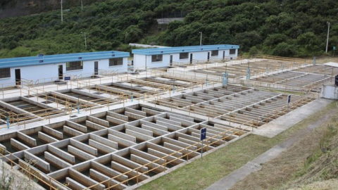 Imagen referencial. Planta de tratamiento de agua potable en Quito. 