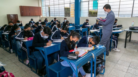 Un aula de clases de la Unidad Educativa Alfonso Laso Bermeo, en Quito, marzo de 2023.