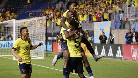 Los jugadores de la Selección festejan un gol ante Costa Rica en Philadelphia, el 20 de junio de 2023.