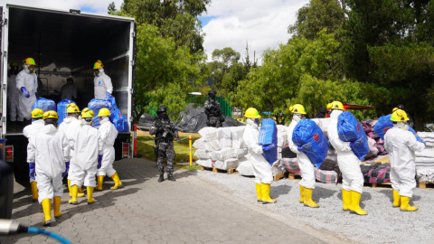 En un lugar desconocido, la Policía Nacional y el Ministerio del Interior destruyeron 16,6 toneladas de cocaína, el 23 de junio de 2023