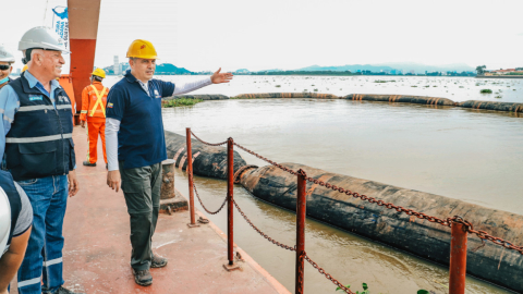 El consorcio Dragando por Guayas empezó a extraer el sedimento del islote El Palmar, en el río Guayas, la mañana del 24 de junio de 2023.