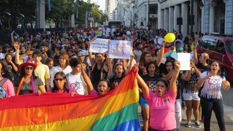 Imagen de archivo de la marcha del orgullo LGBT en la avenida Malecón, en el centro de Guayaquil.