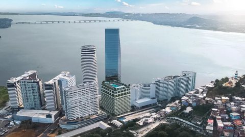 Maxximus Guayaquil City Center estará ubicado el sector con mayor plusvalía de la ciudad, el Puerto Santa Ana. 