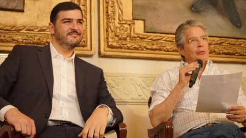 El alcalde de Guayaquil, Aquiles Alvarez; y el presidente de la República, Guillermo Lasso, en una reunión en la Gobernación de Guayas, el 11 de julio de 2023.