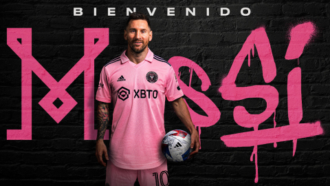 Lionel Messi posa con la camiseta del Inter Miami, el sábado 15 de julio de 2023.