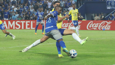 Miller Bolaños durante el partido ante Sporting Cristal, por la Copa Sudamericana, el 19 de julio de 2023. 