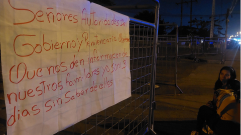 Familiares en exteriores Penitenciaria Guayaquil el 24.7.2023