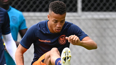 Byron Castillo, durante un entrenamiento con la Selección de Ecuador, en Quito, el 25 de octubre de 2022.