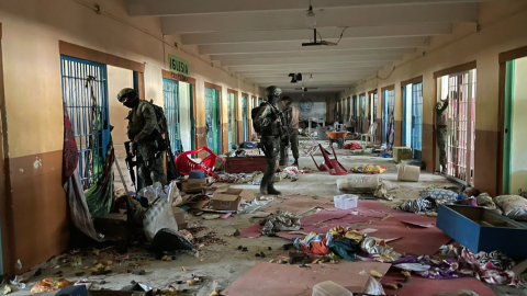 Militares en una inspección del pabellón 8 de la Penitenciaría del Litoral, el 26 de julio de 2023. 