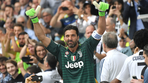 Gianluigi Buffon festeja un título con la Juventus en Turín, el 19 de mayo de 2018.