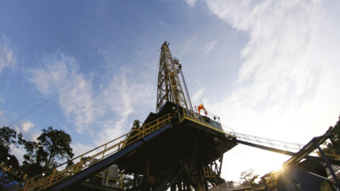 Torre de perforación en el campo petrolero estatal Auca.