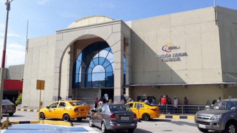 Exteriores de la unidad judicial, en el centro comercial Albán Borja, Guayaquil, el 9 de agosto de 2023. 